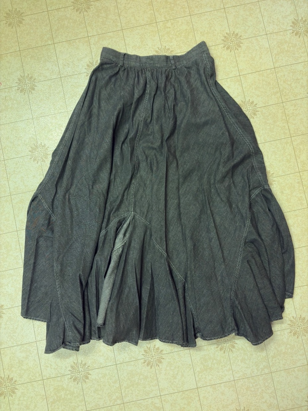 Women's Dark Gray Button-Front A-Line Maxi Skirt - Picture 2 of 4